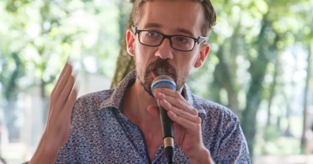 Le vidéaste de gauche Usul a-t-il récolté 300 000 euros pour un webdocumentaire qui n’a pas vu le jour ?