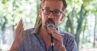 Le vidéaste de gauche Usul a-t-il récolté 300 000 euros pour un webdocumentaire qui n’a pas vu le jour ?