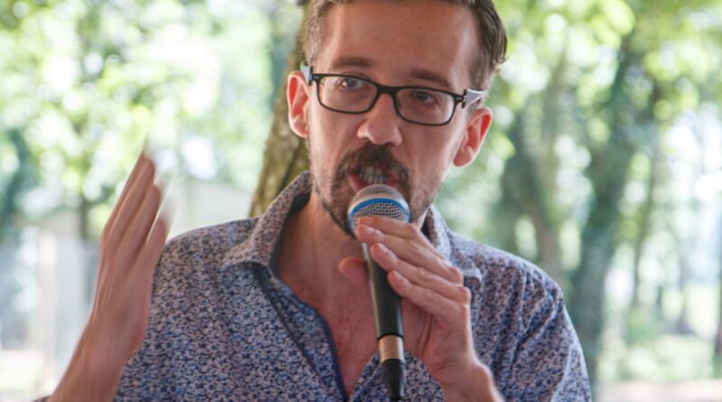 Le vidéaste de gauche Usul a-t-il récolté 300 000 euros pour un webdocumentaire qui n’a pas vu le jour ?