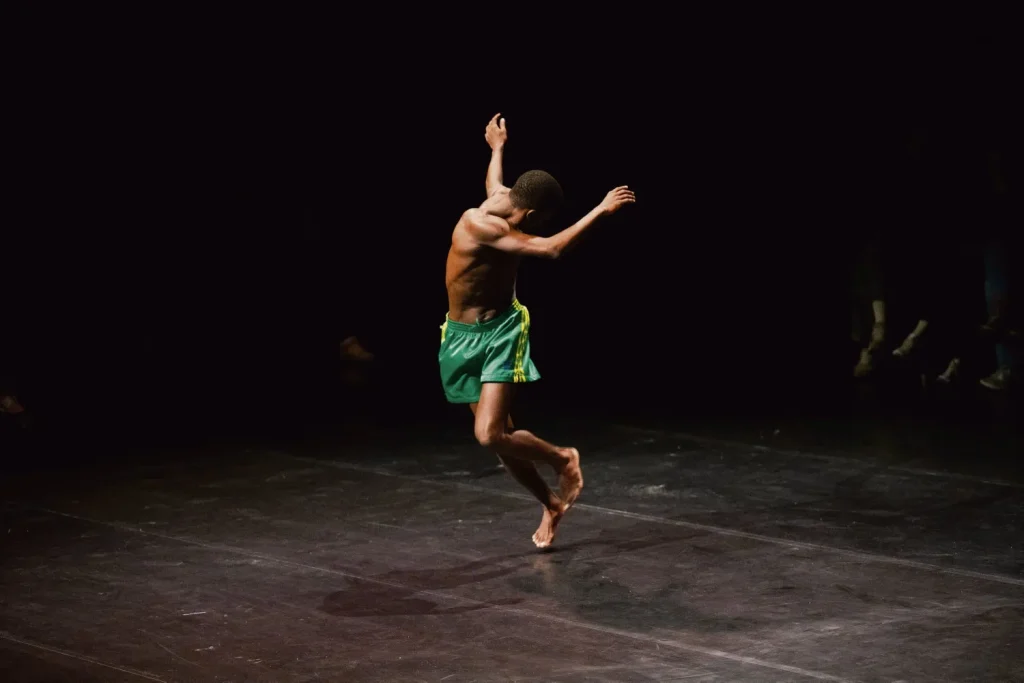 À Marseille, Actoral met à l'honneur le passinho brésilien de Hiltinho Fantastico et Alice Ripoll - L'Humanité