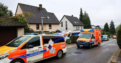 Allemagne : la bourgmestre de Herdecke victime de plusieurs coups de couteau, la police exclut un acte politique - RTBF Actus
