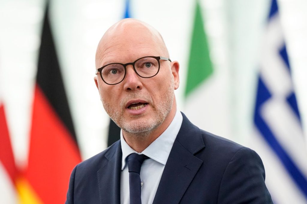 Des eurodéputés approuvent le recul sur les règles de durabilité des entreprises | Euractiv FR