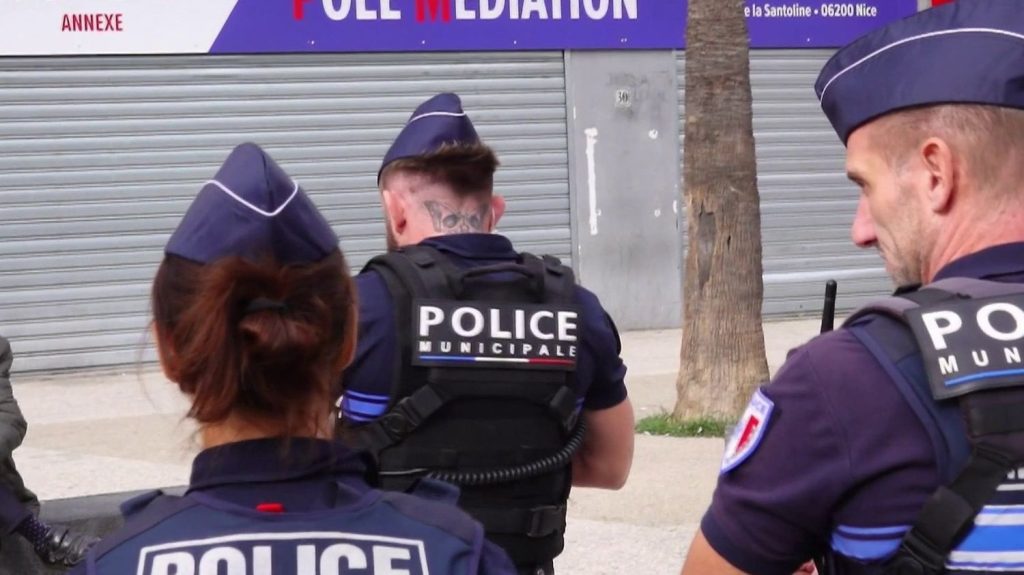 "Des personnes ont vu les balles défiler sous leurs pieds" : Nice sous le choc après la fusillade qui a fait deux morts et cinq blessés