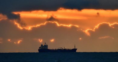 France : "enquête en cours" sur un pétrolier sous sanctions ancré au large de Saint-Nazaire