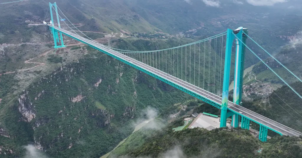 La Chine inaugure le pont le plus haut du monde