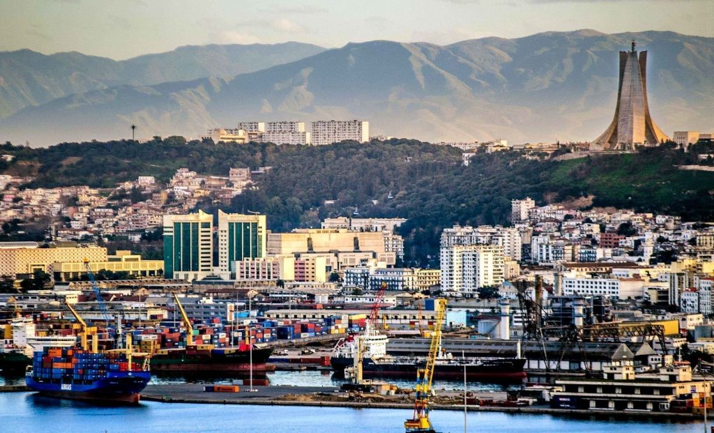 La liste des équipements et véhicules neufs autorisés à l'importation