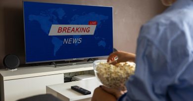 news, headline, breaking news, newspaper, journalism, media, press, microphone, TV