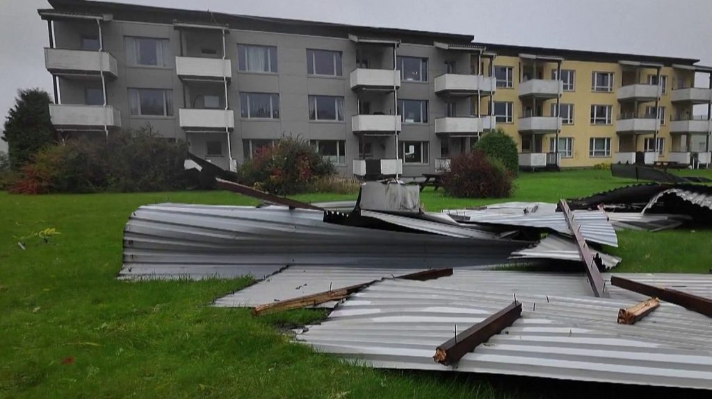 "Notre toit s’est retrouvé dans notre jardin" : le lourd bilan après le passage de la tempête Amy en Écosse et Norvège