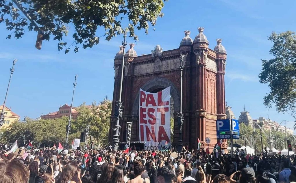 Palestine : manifestation massive à Barcelone, le maire Collboni en tête