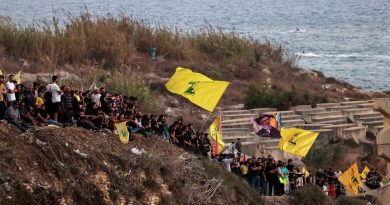 REPORTAGE. "C'est ce qui nous reste de résistance" : un an après la mort d'Hassan Nasrallah, le Hezbollah garde des milliers de partisans au Liban