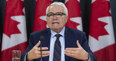 Canada | Le commissaire aux langues officielles préoccupé par les compressions budgétaires