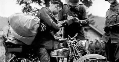 La Suisse, nid d'espions : une exposition lève le voile sur les guerres secrètes en 1939-1945 de l'autre côté de la frontière