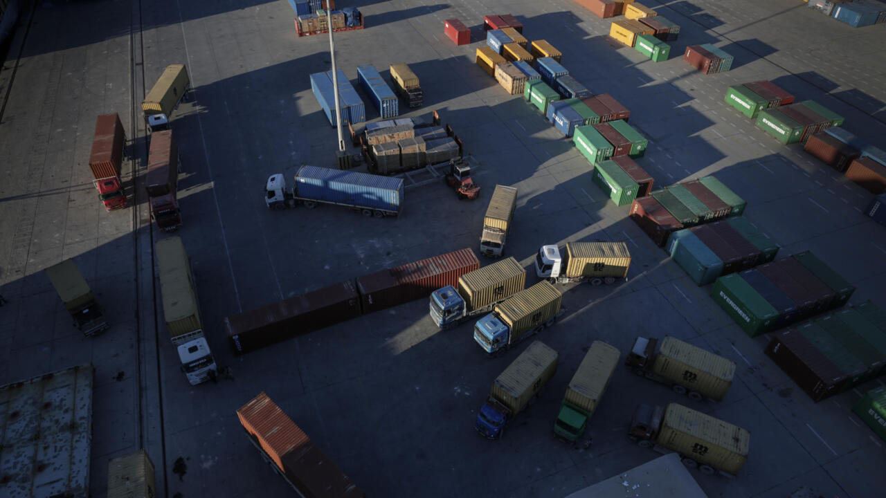 Afrique économie - Libye: les deux entités gouvernementales en quête d'investisseurs à Paris