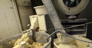 Une boulangère meurt étranglée par son écharpe dans le pétrin : "Je tremble depuis ce matin"