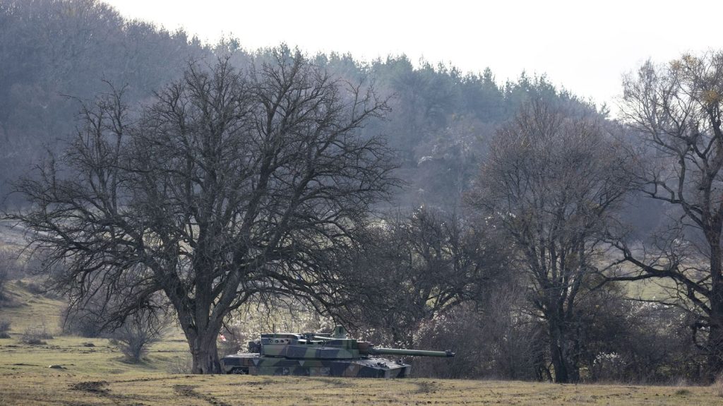 REPORTAGE. "Pour survivre, ne pas être détecté" : les armées s'entraînent à devenir invisibles